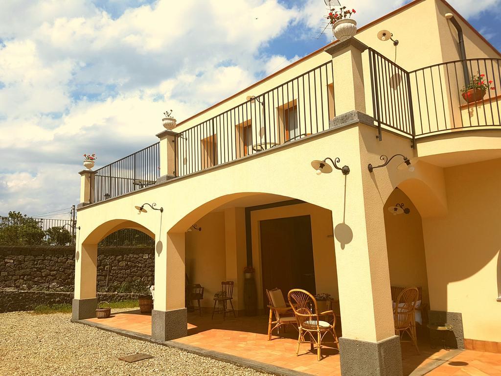 Pumadamuri Hotel Acireale Kültér fotó